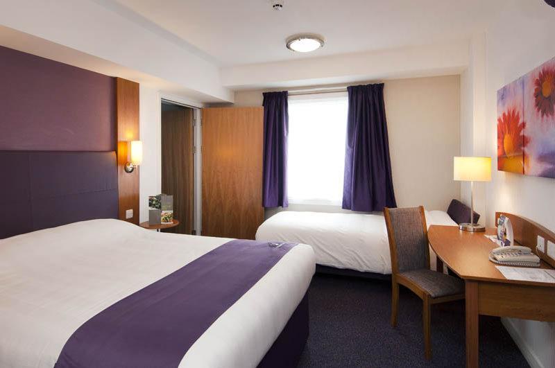 Premier Inn Blackpool East Exterior foto